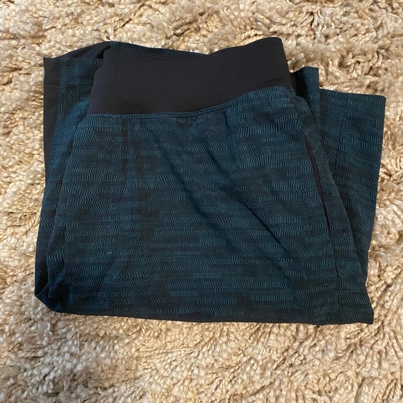 Lululemon Men’s Shorts - Picture 4 of 5